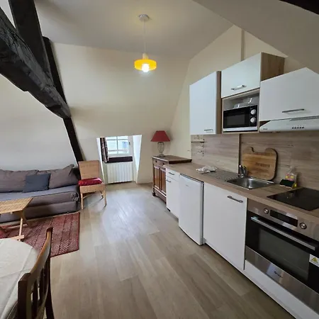 Le Du Gouverneur Ονφλέρ